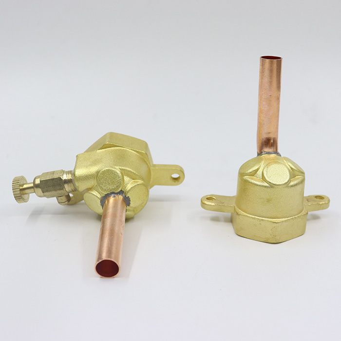 Diferentes tipos de accesorios y usos de lat&oacute;n